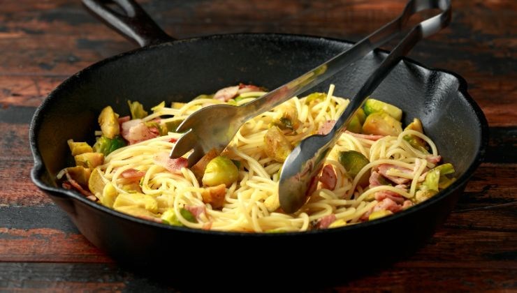 pasta con cavoletti di bruxelles e pancetta ricetta