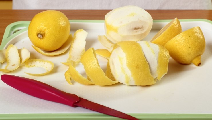 come riciclare bucce e semi di limone 