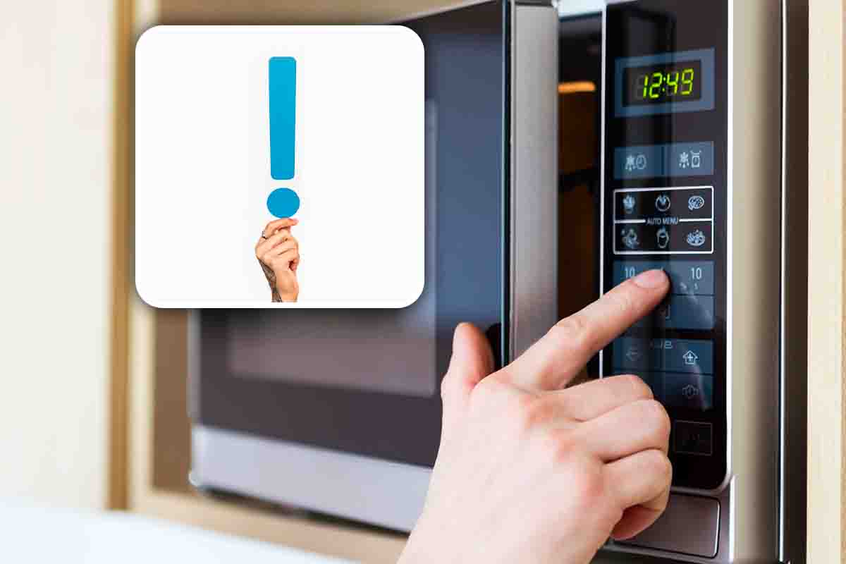 Forno a microonde, lo utilizzi sempre nel modo sbagliato: 5 consigli sorprendenti