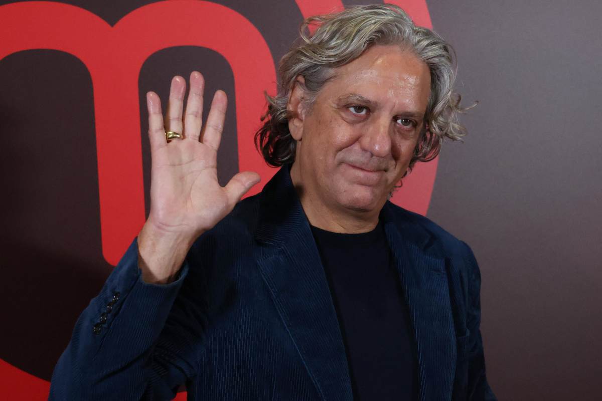 Giorgio Locatelli irriconoscibile: abbronzatura, occhiali da sole e un fisico da 10 e lode