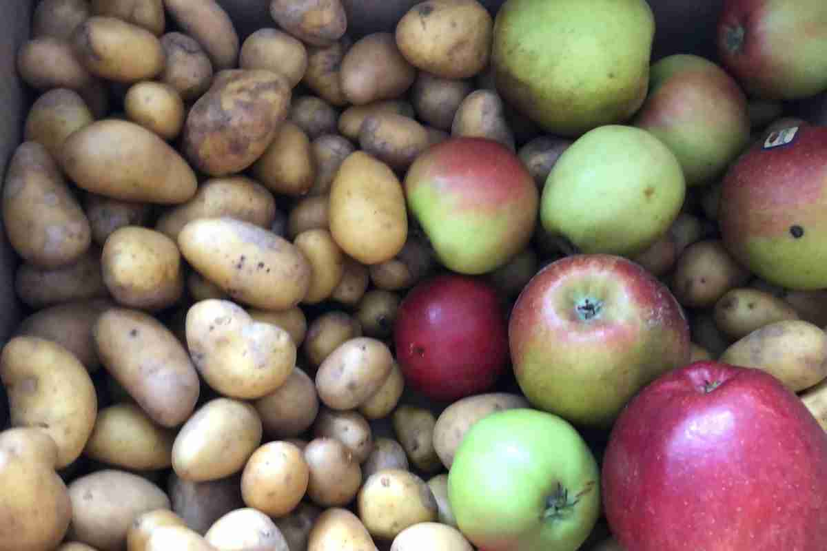 trucco delle mele per far durare le patate