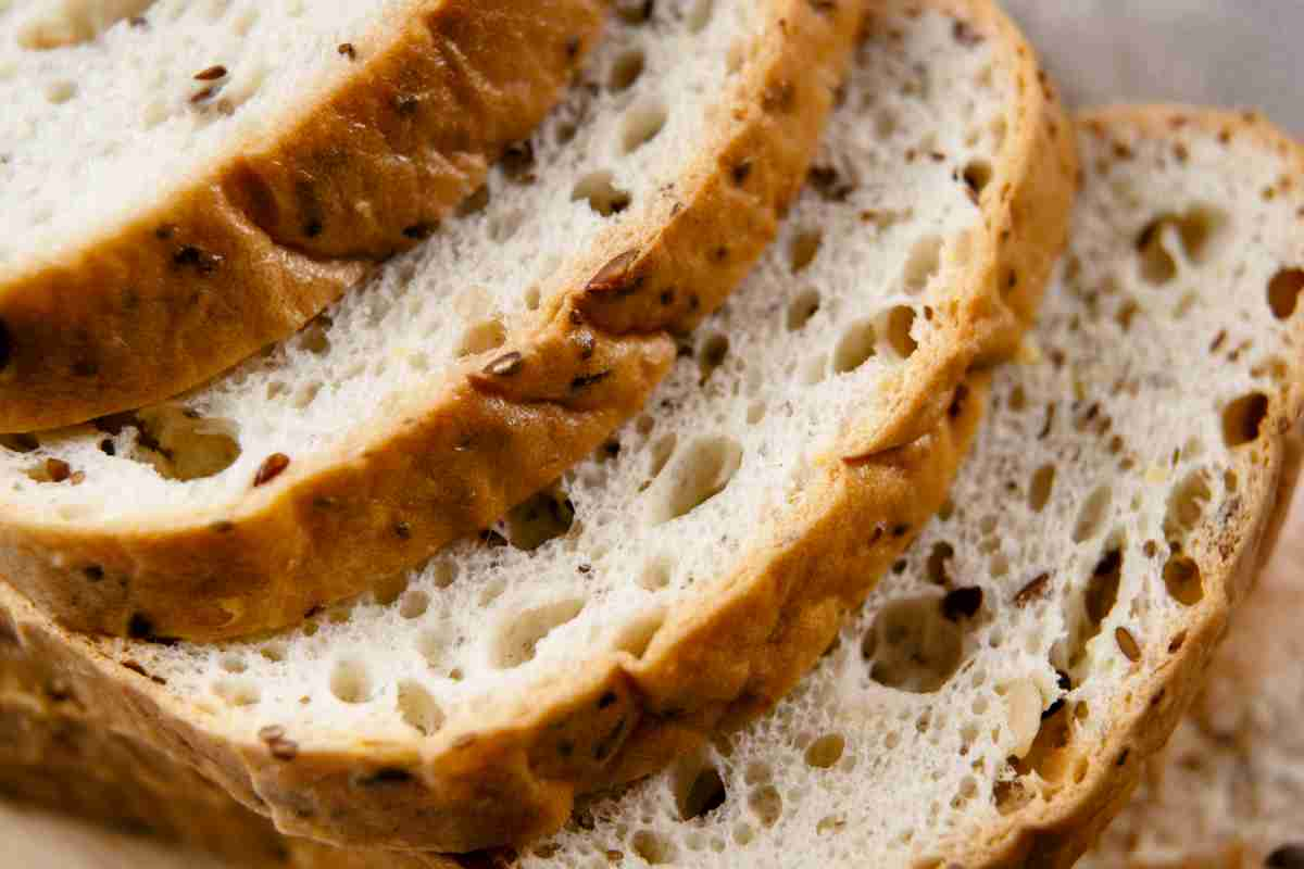 Ho smesso di congelare il pane: ogni volta che mi avanza preparo questa stuzzicheria senza spendere un euro