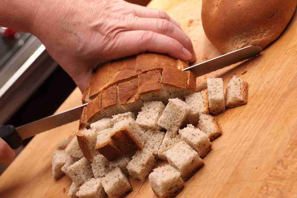 crostini di pane fritti o al forno