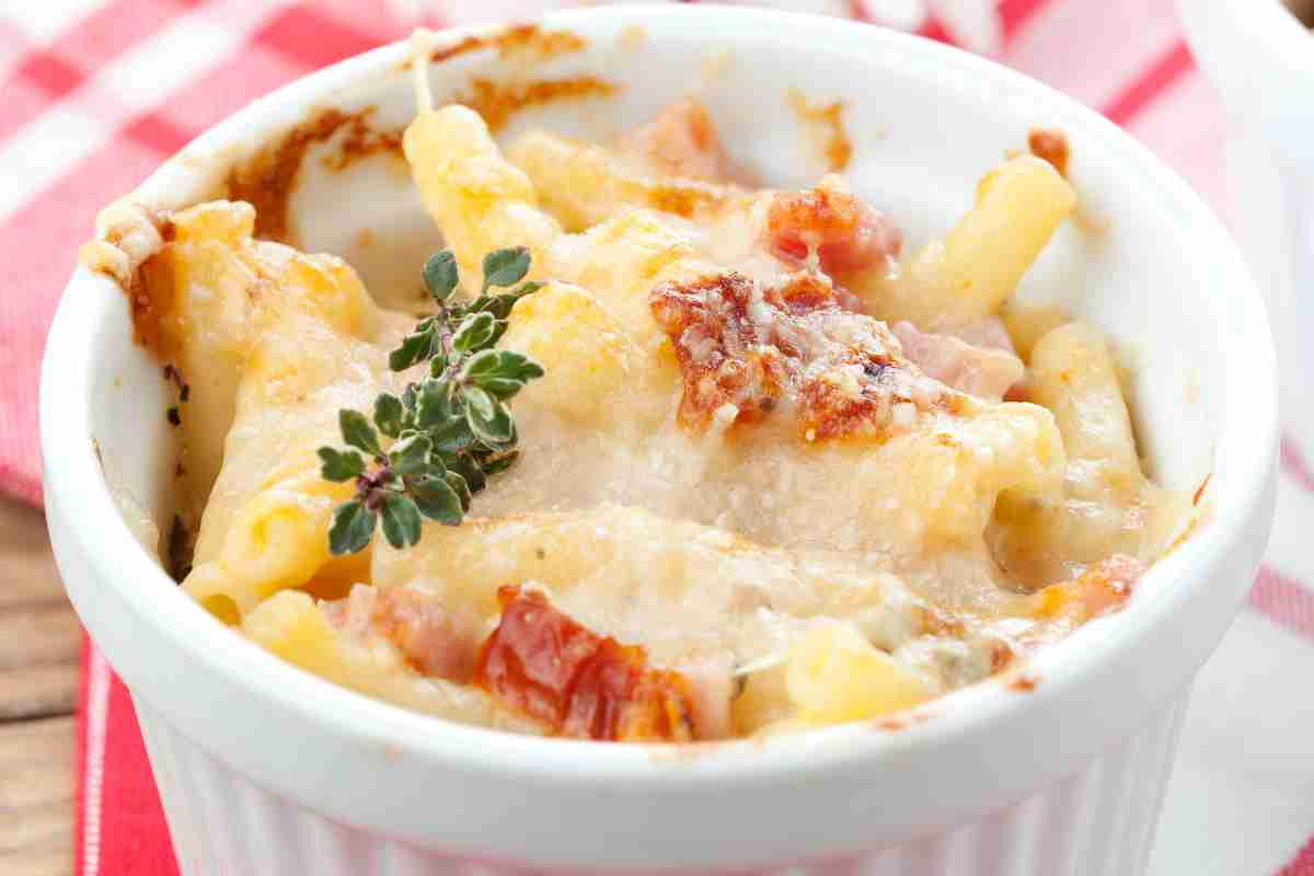 Pasta gratinata con pancetta, con questa ricetta faccio sempre colpo su tutti e spendo pochissimo