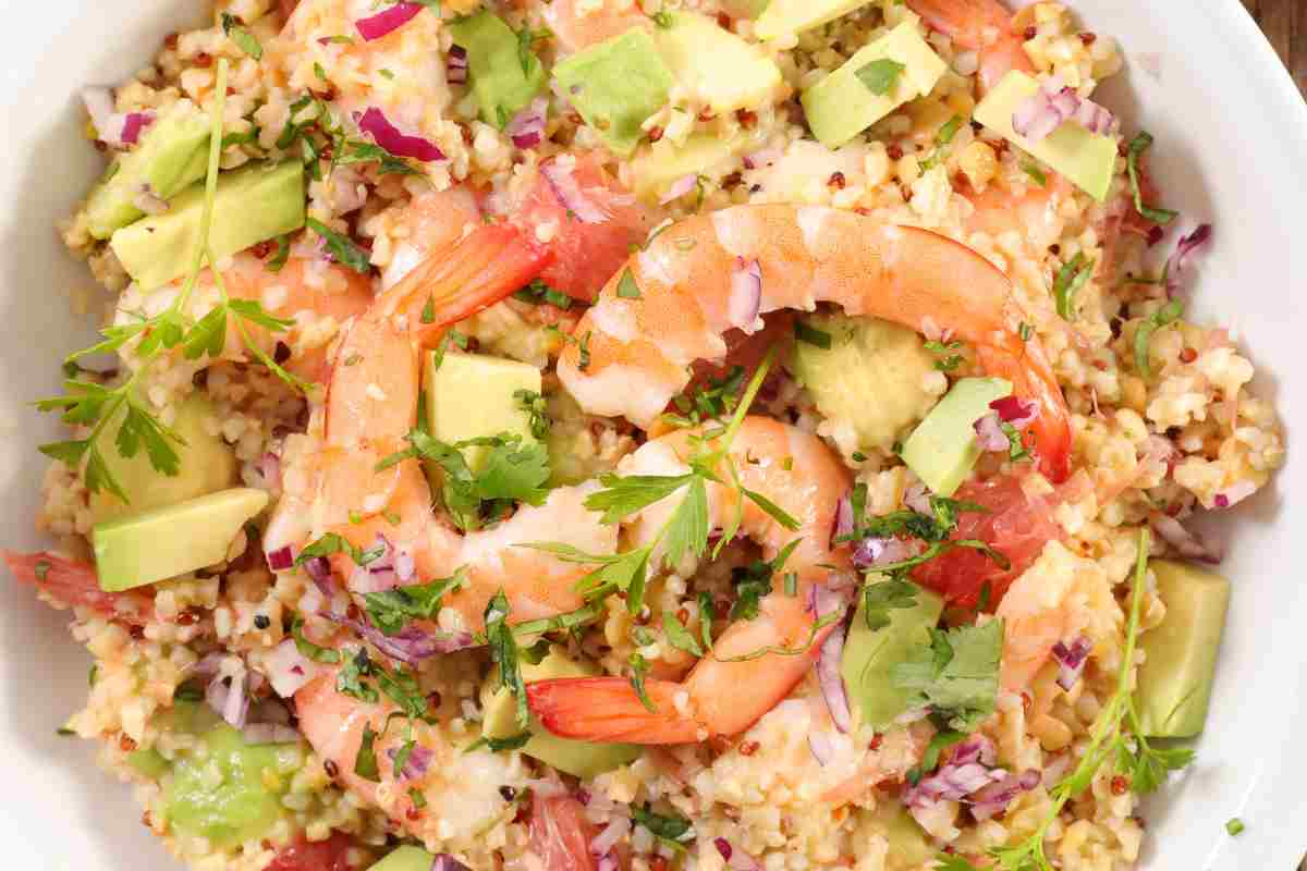 Quinoa gamberi e avocado per la ricetta del giorno