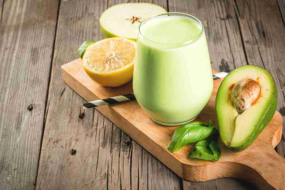 Smoothie avocado, con questi ingredienti è così delizioso che non vorrai bere altro