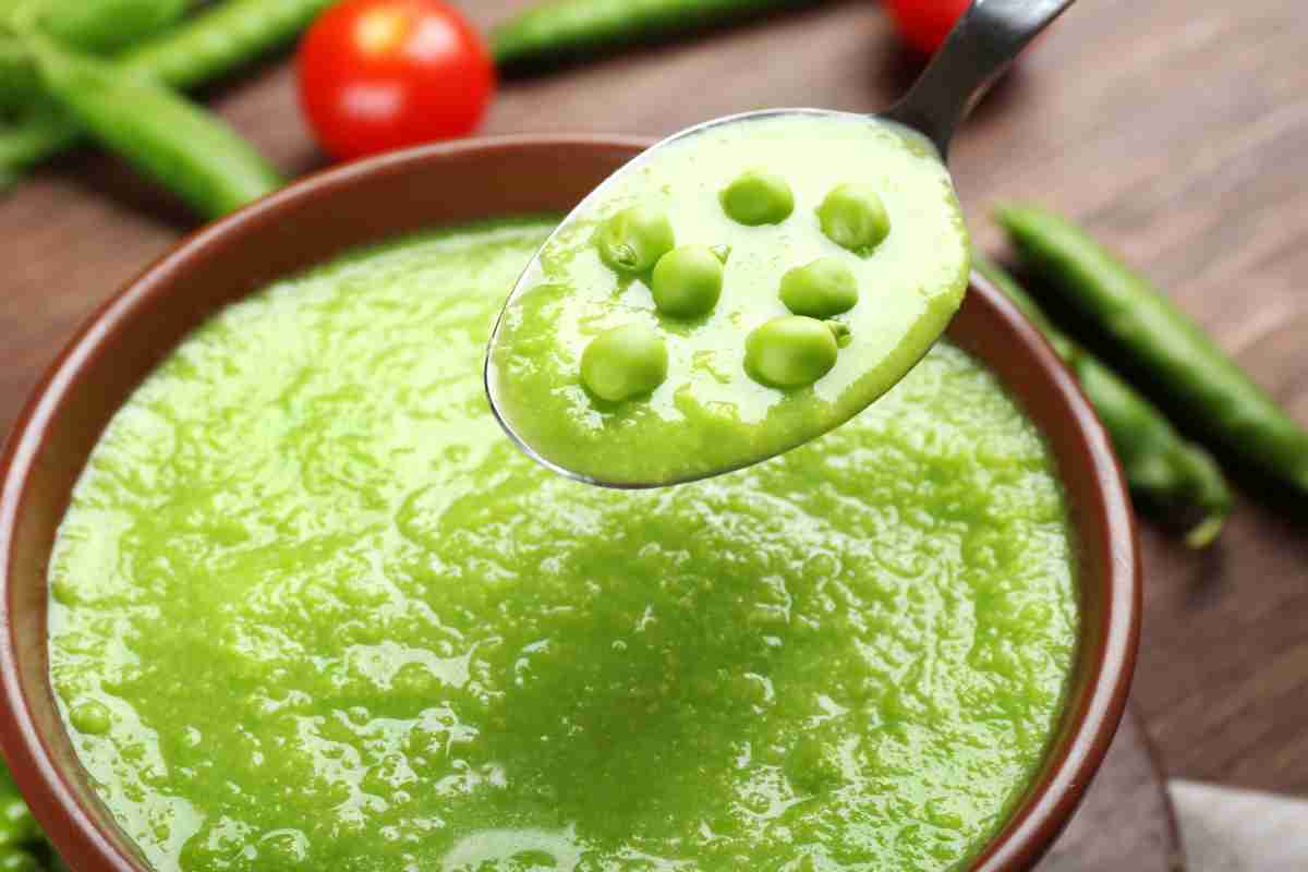 Zuppa piselli e menta, volevo un piatto leggero e nutriente e questo si è rivelato gustosissimo