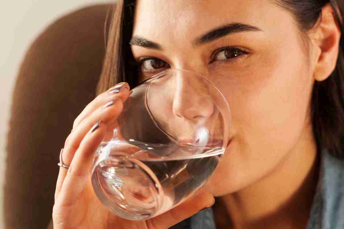 Bere acqua: fa veramente bene per dimagrire ed essere in salute?