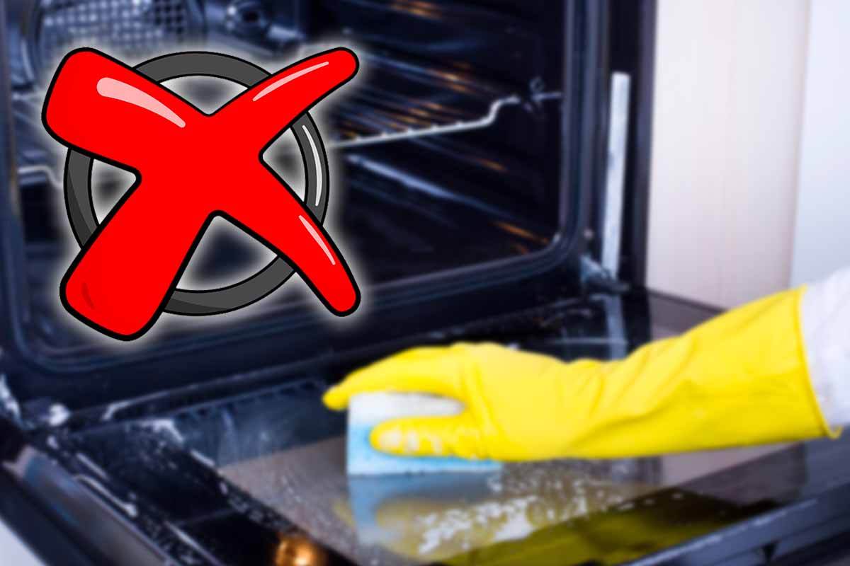 Odore di detersivo nel forno dopo la pulizia: il trucchetto che nessuno conosce per eliminarlo subito