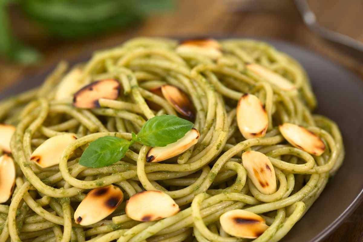 ricetta pesto rucola e mandorle