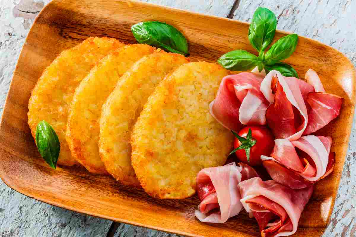 Medaglioni di patate e pancetta, risolvi la cena in un baleno e fai contenti anche i bambini