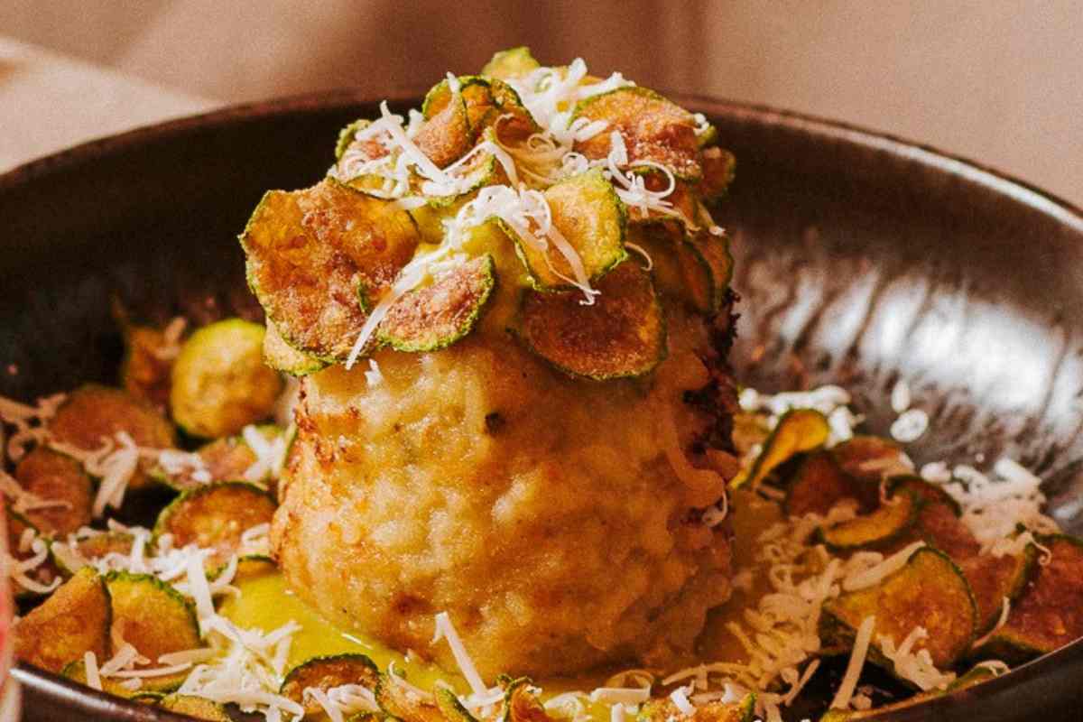 Frittatina di spaghetti alla Nerano in un piatto