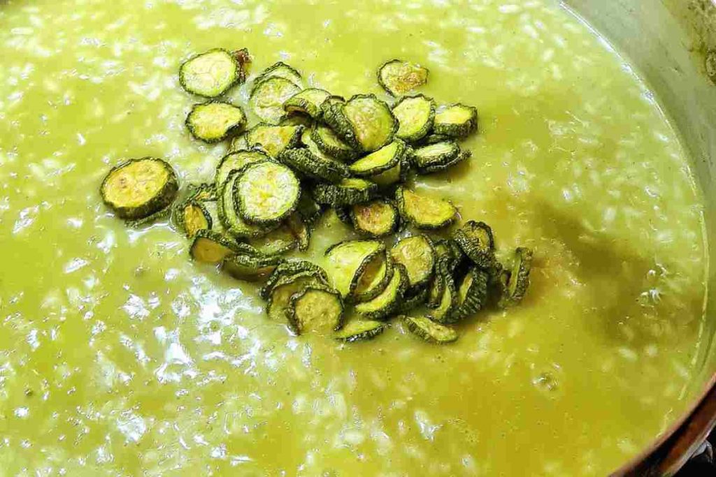 risotto alla nerano in cottura