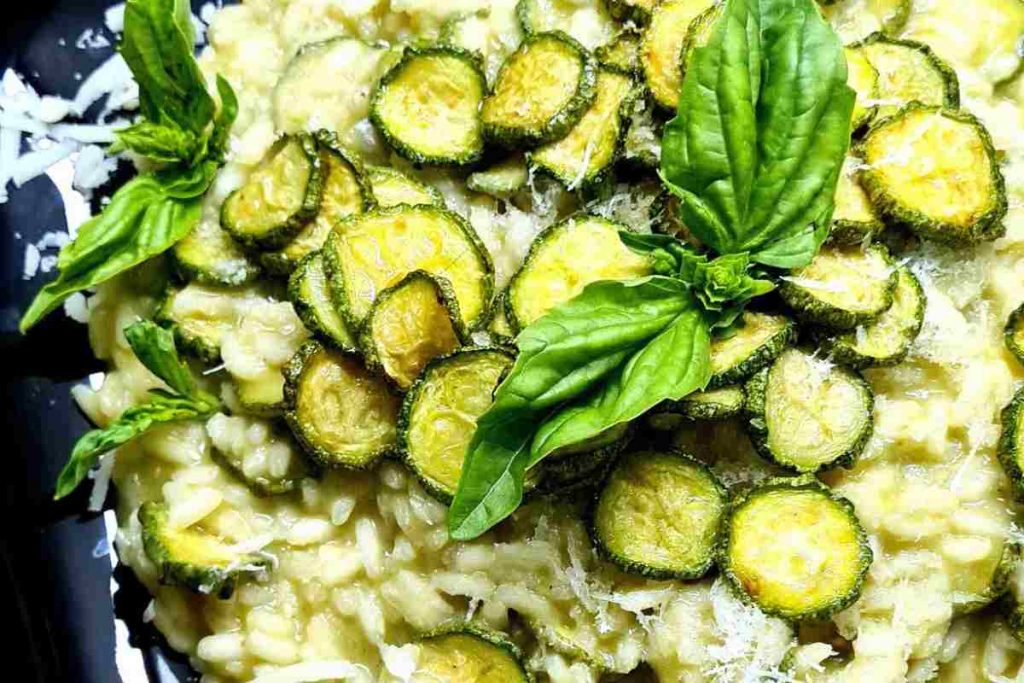 Risotto alla Nerano con zucchine fritte e Provolone del Monaco