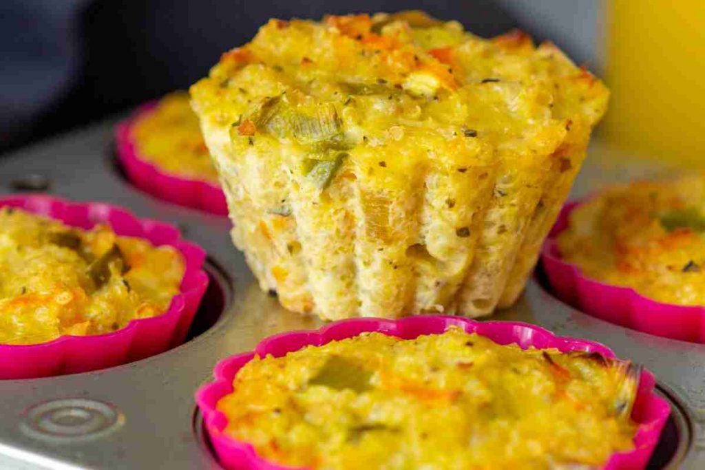 Tortini di quinoa e zucchine sulla teglia