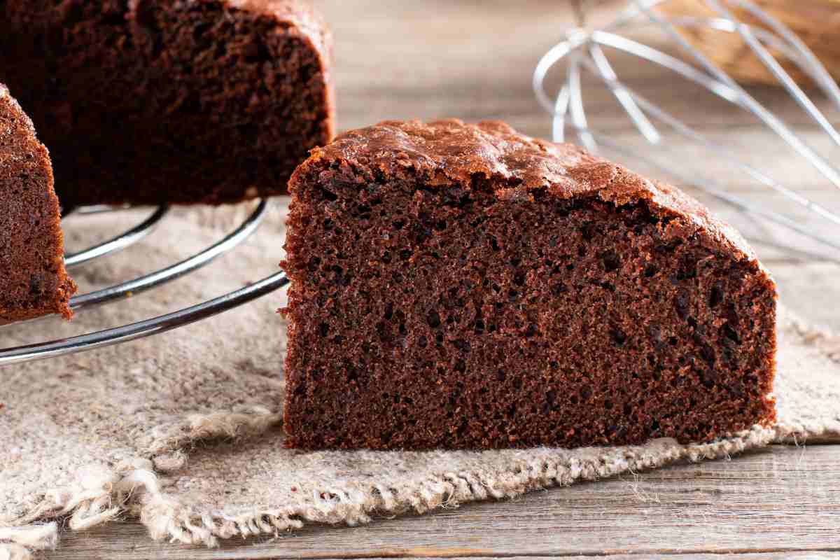 fetta di torta al cioccolato