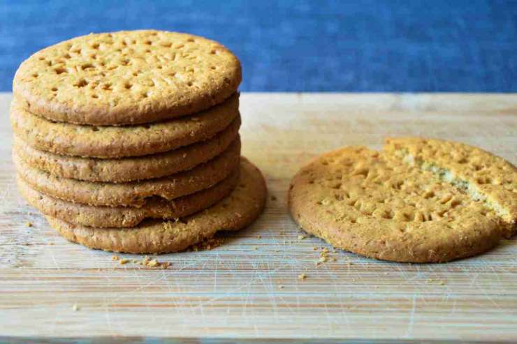 Biscotti digestive perfetti per la preparazione della cheesecake Buttalapasta.it
