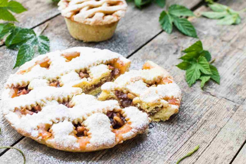 crostata con frutta secca