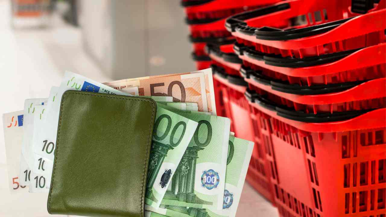 Cestini mobili del supermercato