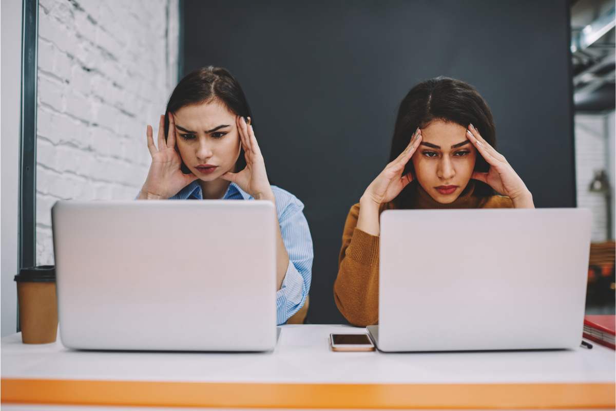 Due donne col mal di testa