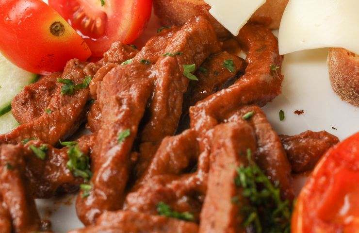 Straccetti di pollo e pomodorini