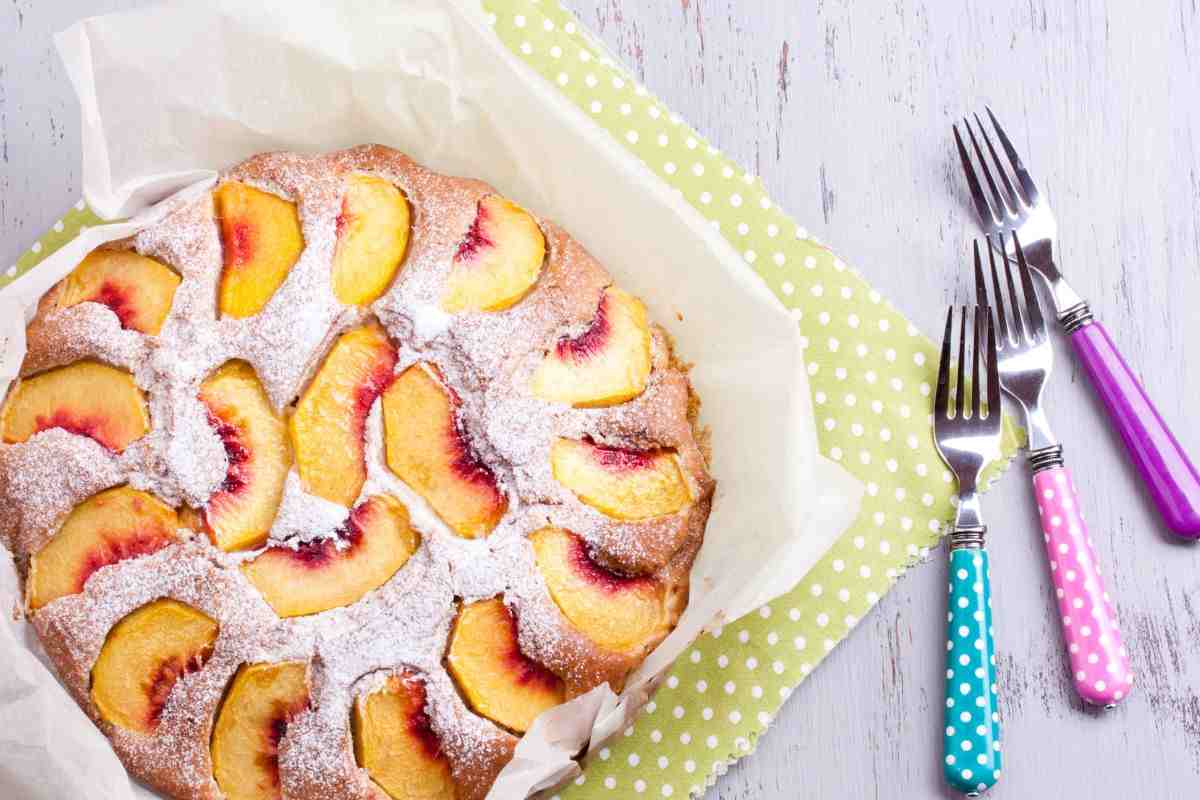 Torta alle pesche