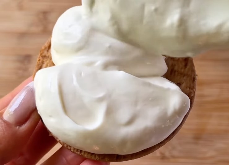biscotto farcito con crema