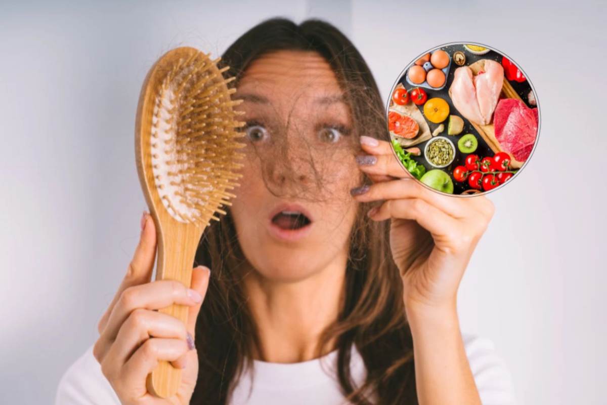 donna che tiene in mano una spazzola piena di capelli