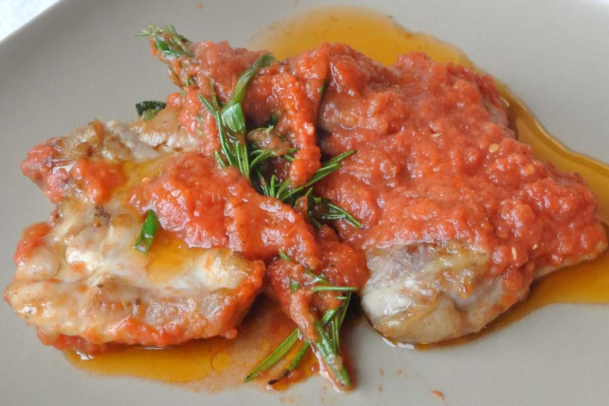 cotolette con sugo di pomodoro