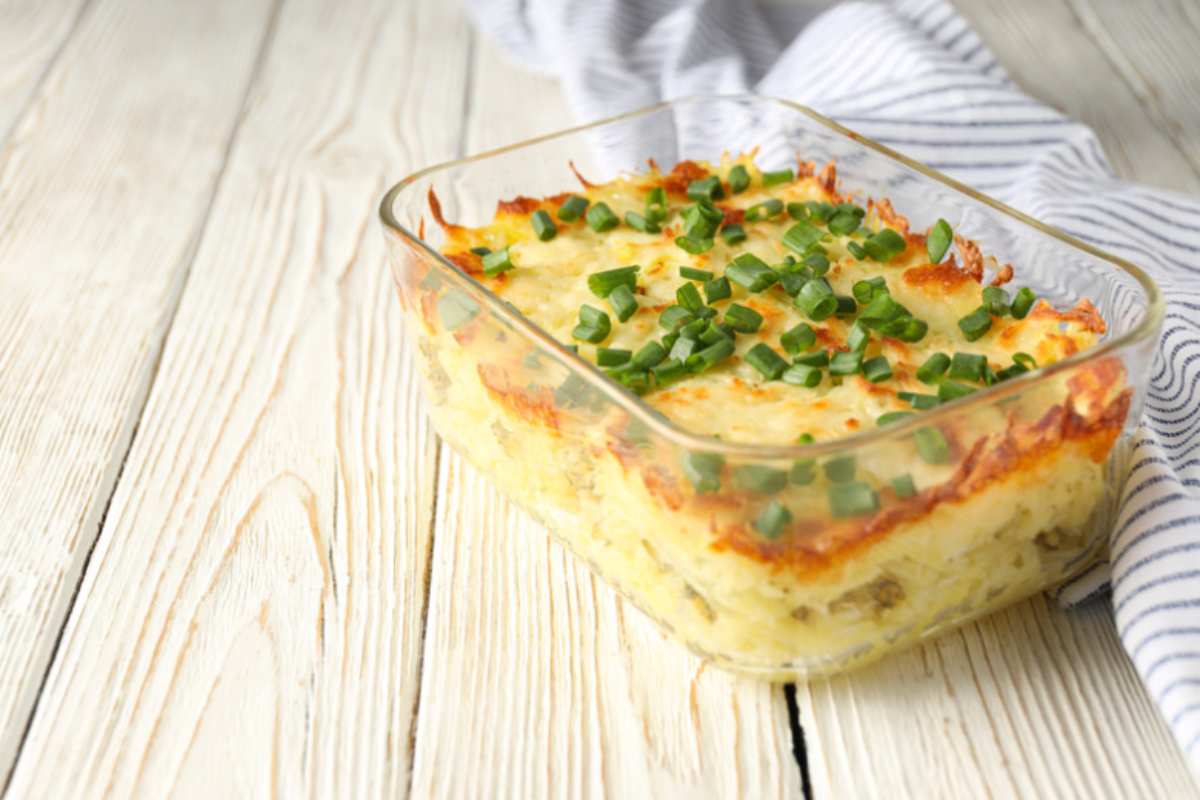 teglia con fagiolini e patate cotti in forno