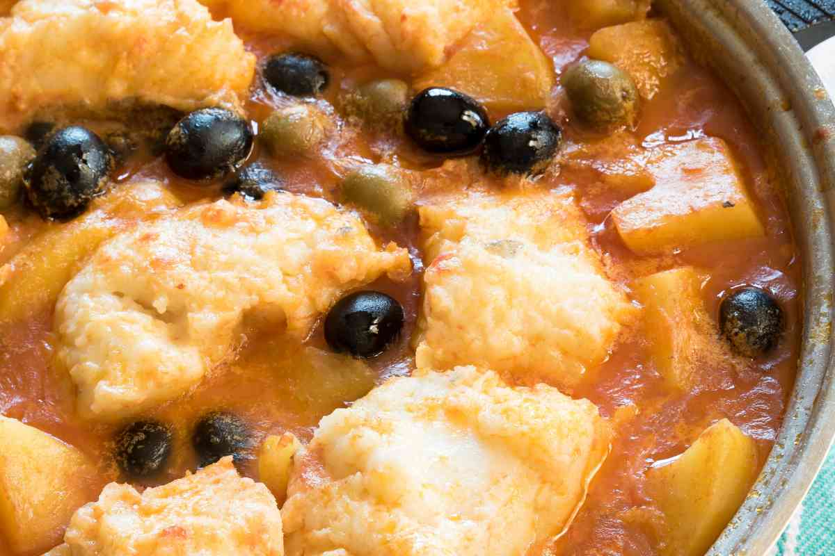 merluzzo al sugo con olive