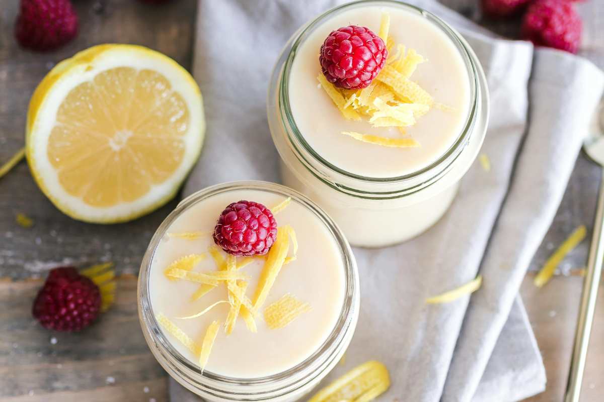 coppette di mousse al limone