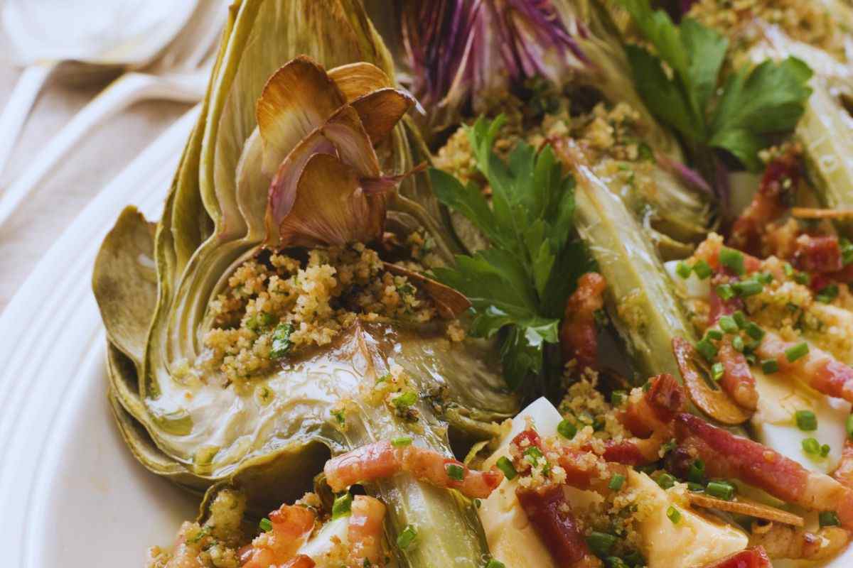 carciofi aperti e conditi