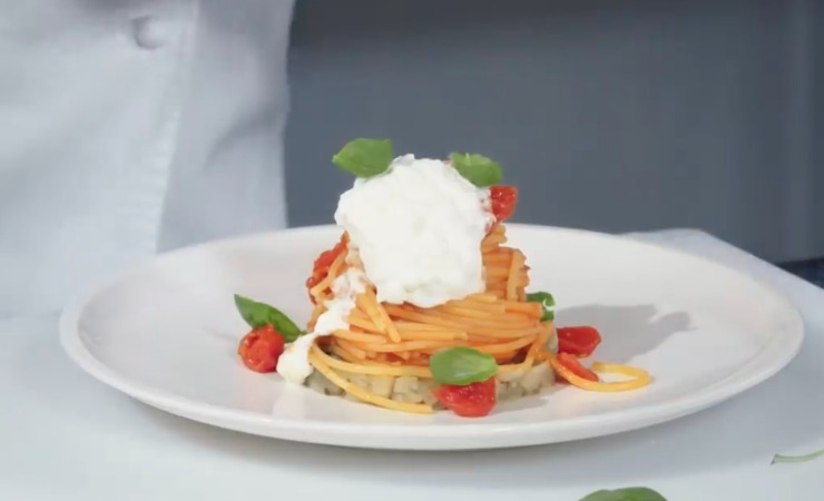 spaghetti pomodoro burrata e melanzane