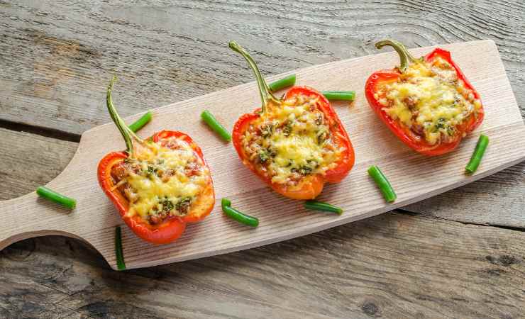 peperoni imbottiti con tonno