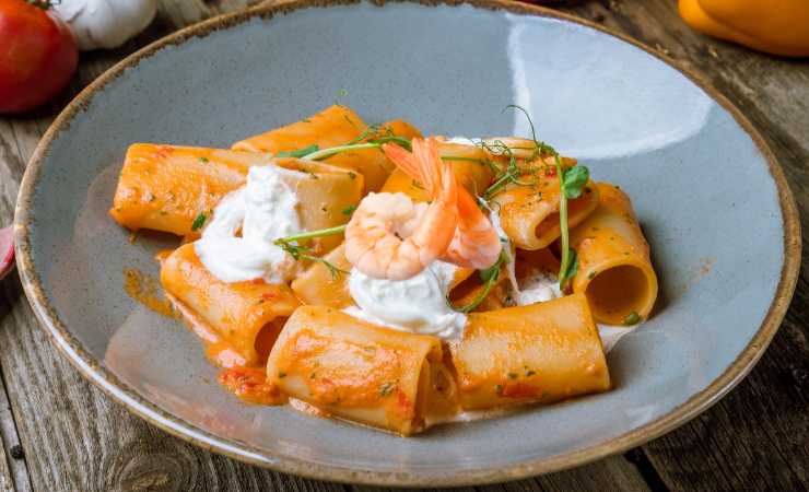 paccheri gamberi e burrata