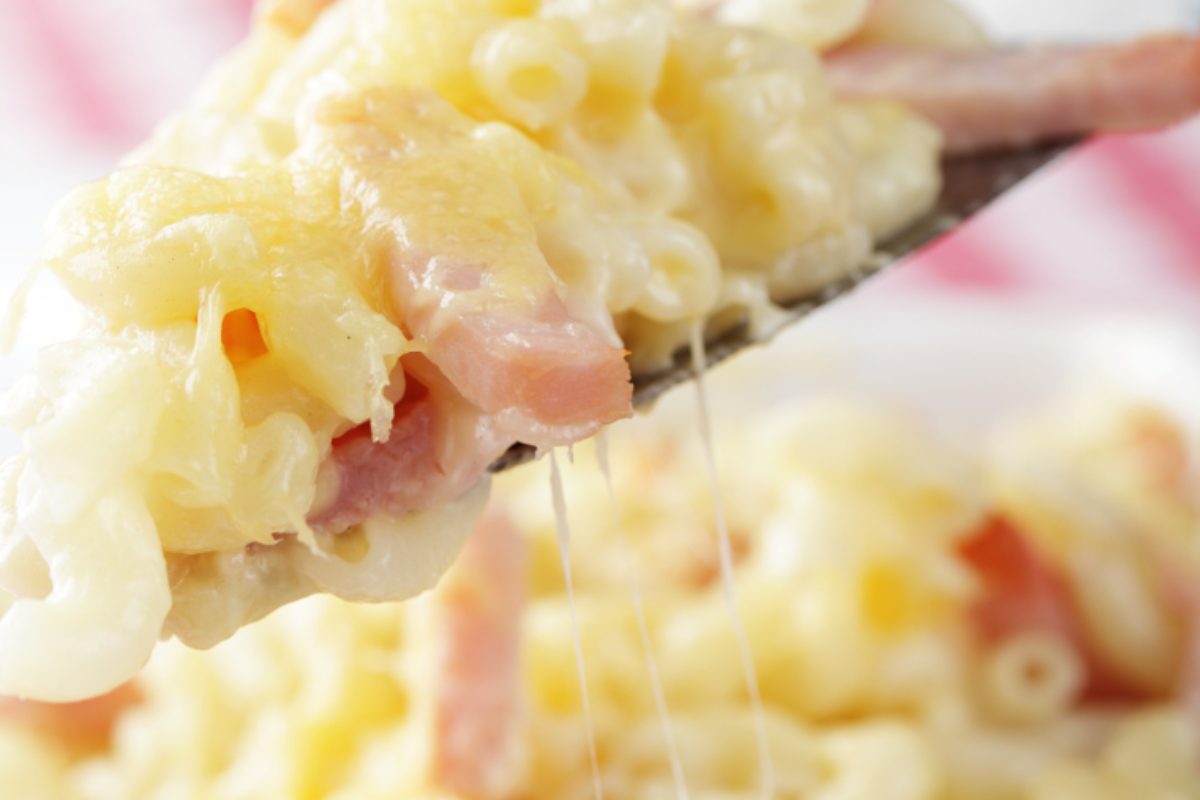pasta filante con prosciutto