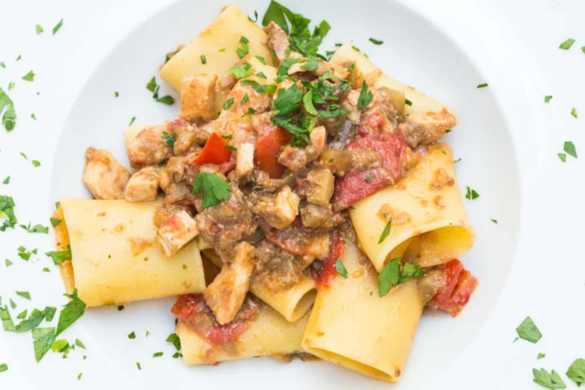 paccheri con sugo di pesce