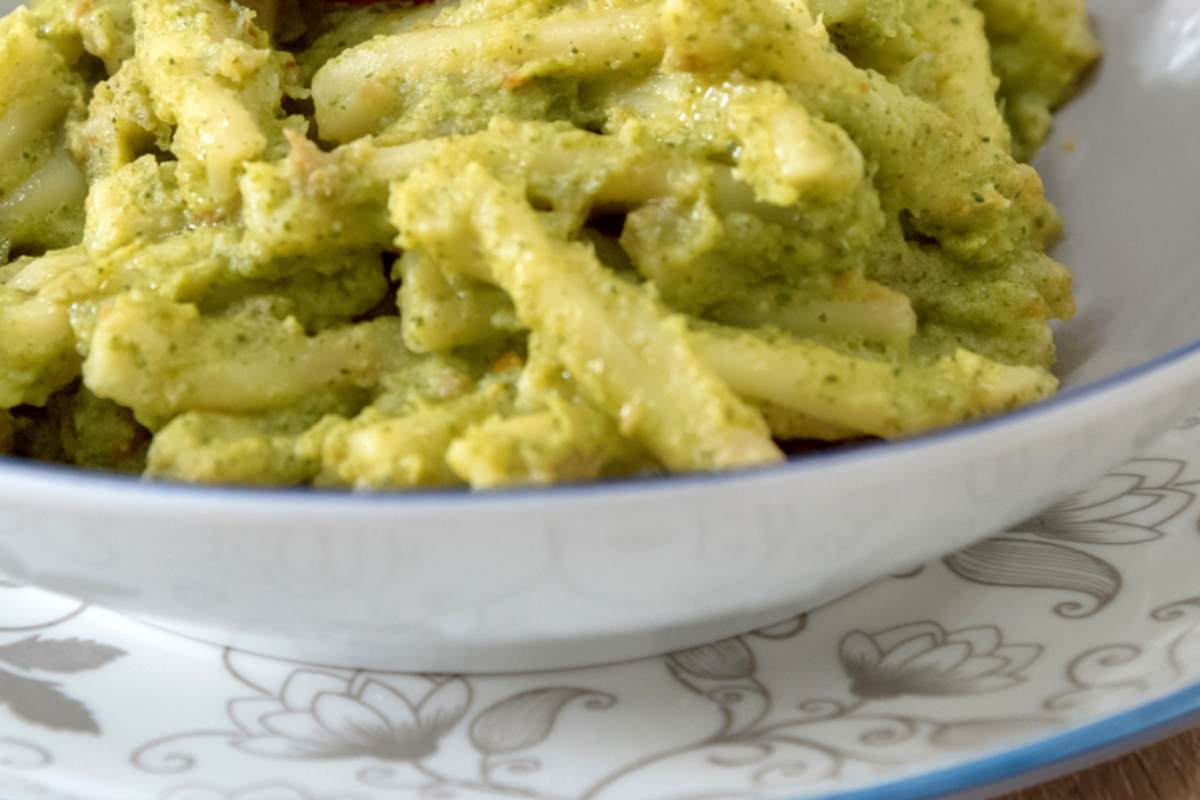 piatto con pasta cremosa