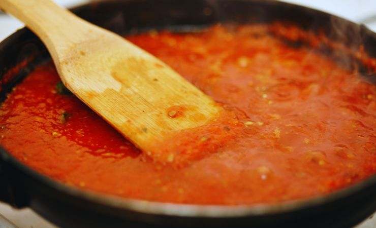 una padella col sugo