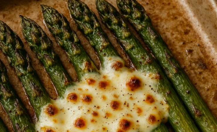 asparagi gratinati con mozzarella