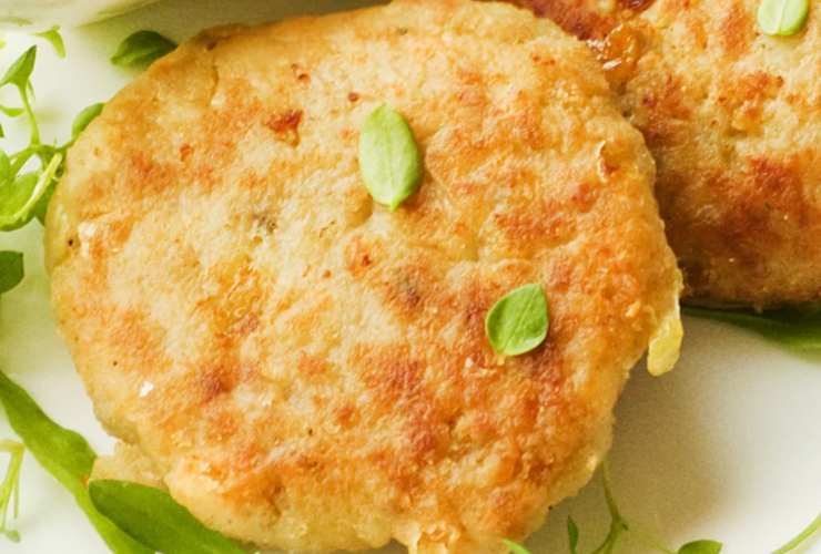 cotoletta dorata in primo piano