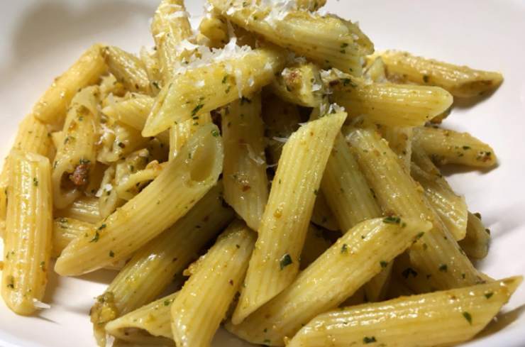 penne condite con pesto di pistacchi