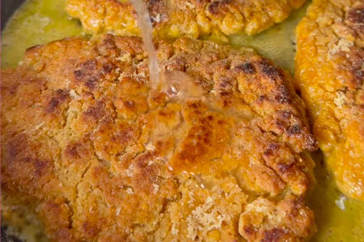 1,9 milioni di visualizzazioni per la ricetta delle scaloppine al limone: l'ingrediente principale ti lascerà a bocca aperta