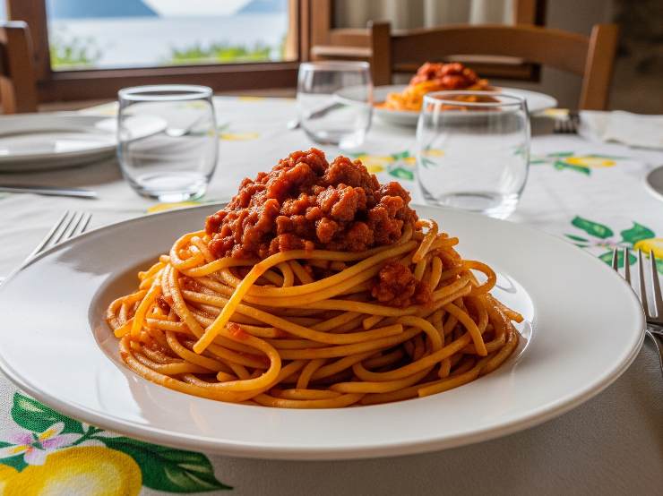 piatto di spaghetti al ragù