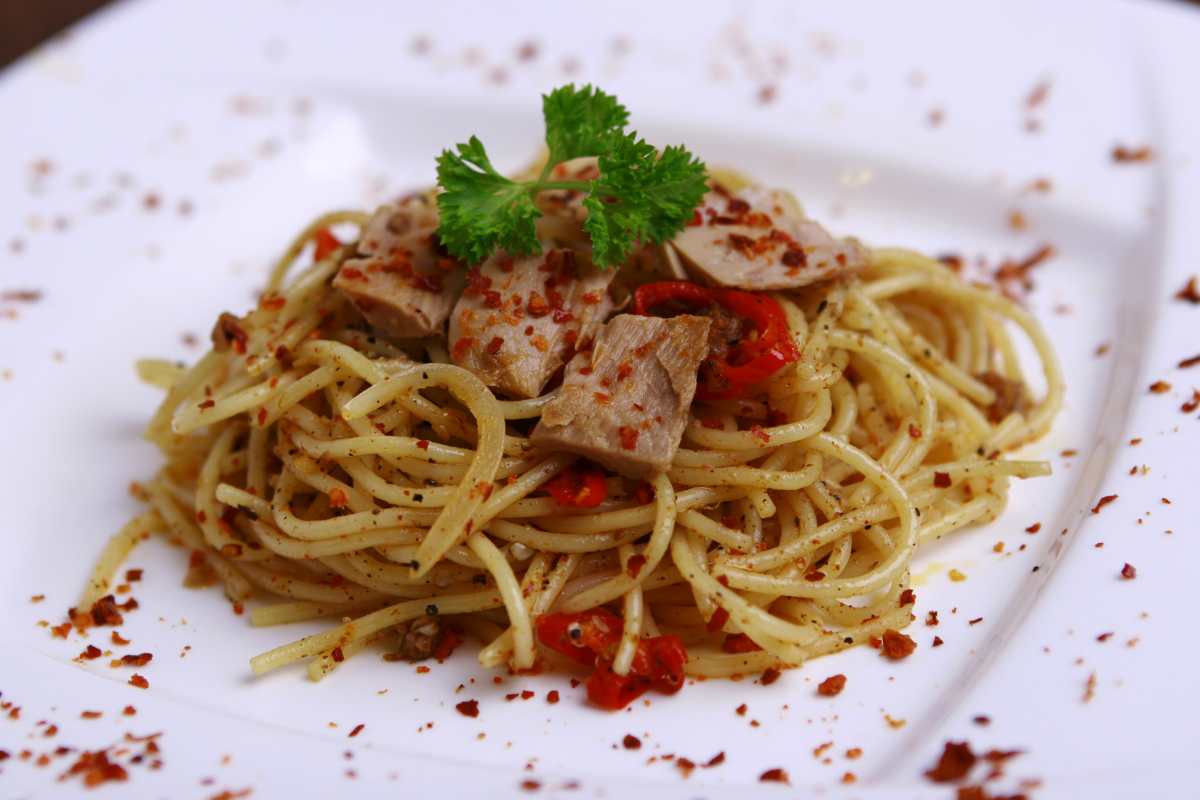 spaghetti con il tonno