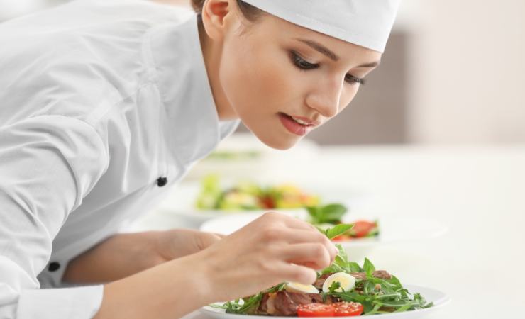 chef che impiatta
