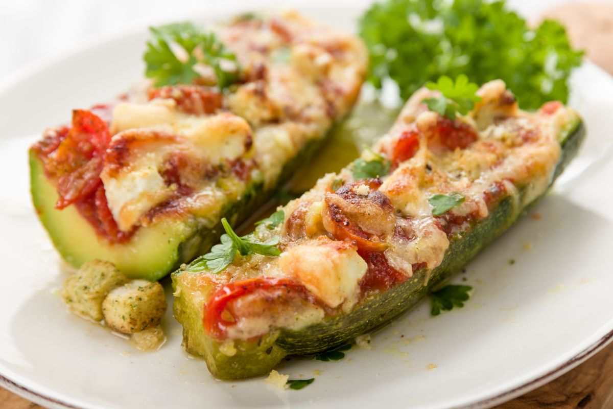 piatto con zucchine ripiene