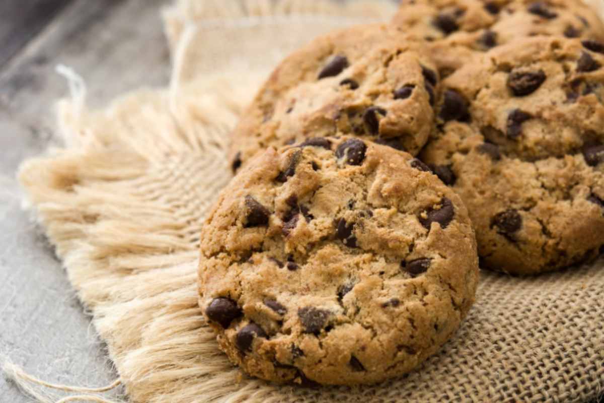 Biscotti con gocce di cioccolato