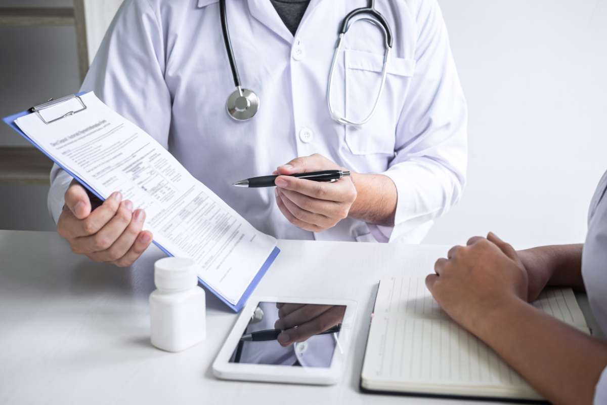 Un consulto in corso con un dottore